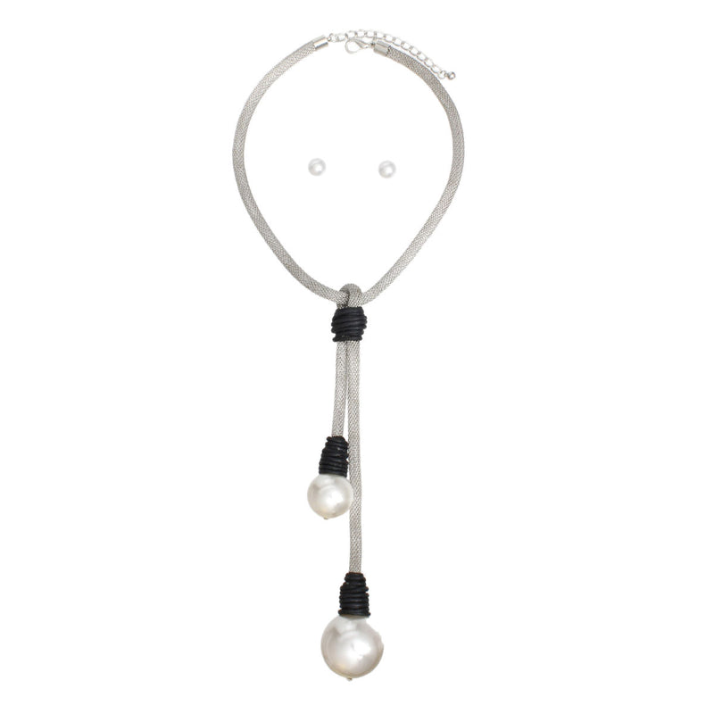 Pendant Polished White Pearl Leather and Chain Set